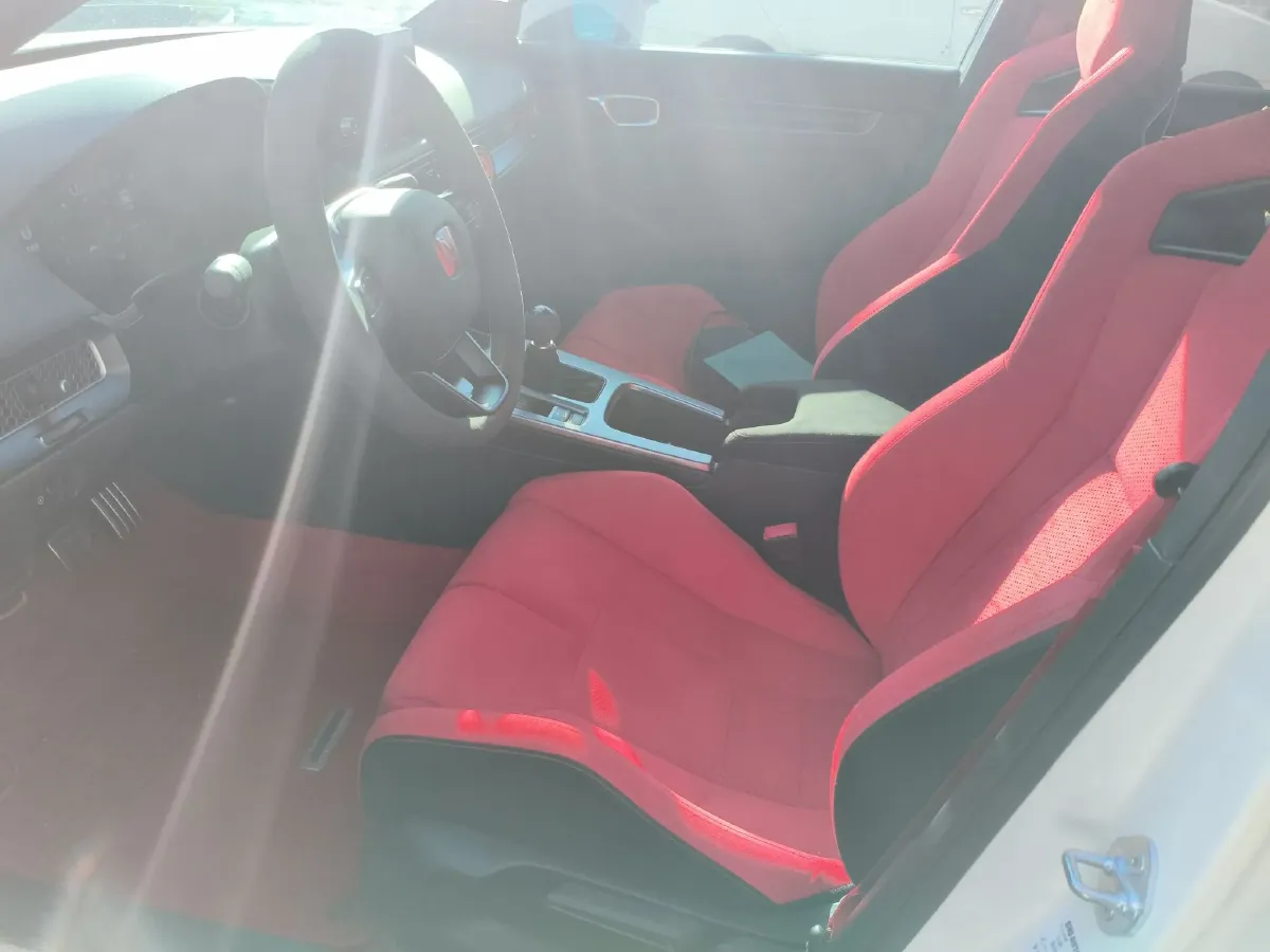 2023 Honda Civic 2.0T 300HP L4 6MT,autocango,china used car exporter,china ev exporter,chinese used car exporter,chinese used ev exporter