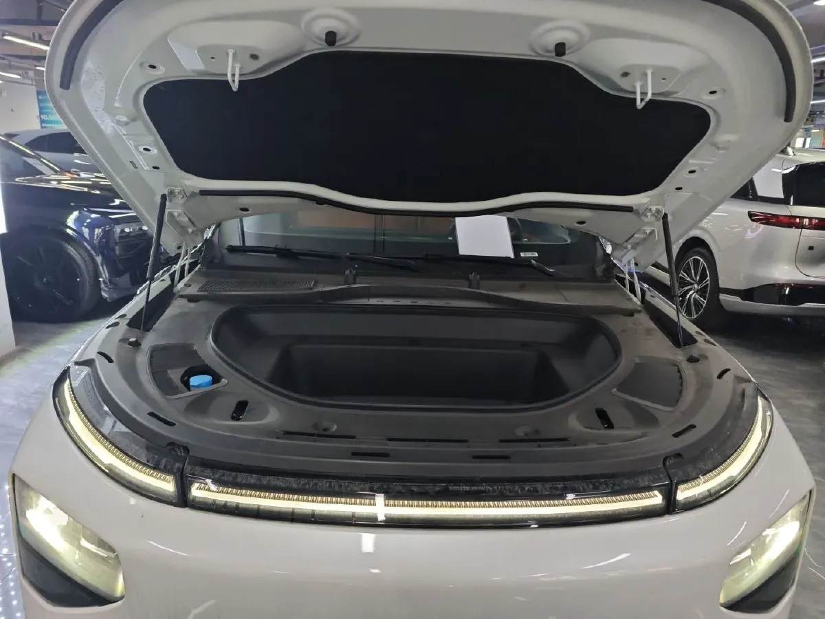 2025 Xpeng G9 BEV 79KWH,autocango,china used car exporter,china ev exporter,chinese used car exporter,chinese used ev exporter