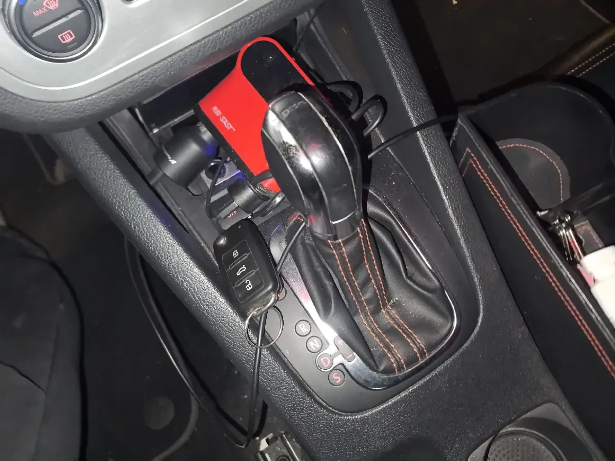 2013 Volkswagen Scirocco 2.0T 211HP L4 6DCT,autocango,china used car exporter,china ev exporter,chinese used car exporter,chinese used ev exporter