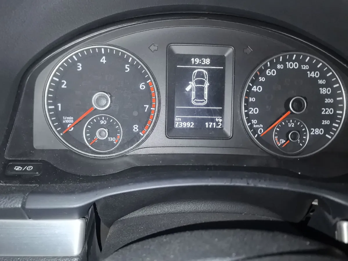 2013 Volkswagen Scirocco 2.0T 211HP L4 6DCT,autocango,china used car exporter,china ev exporter,chinese used car exporter,chinese used ev exporter