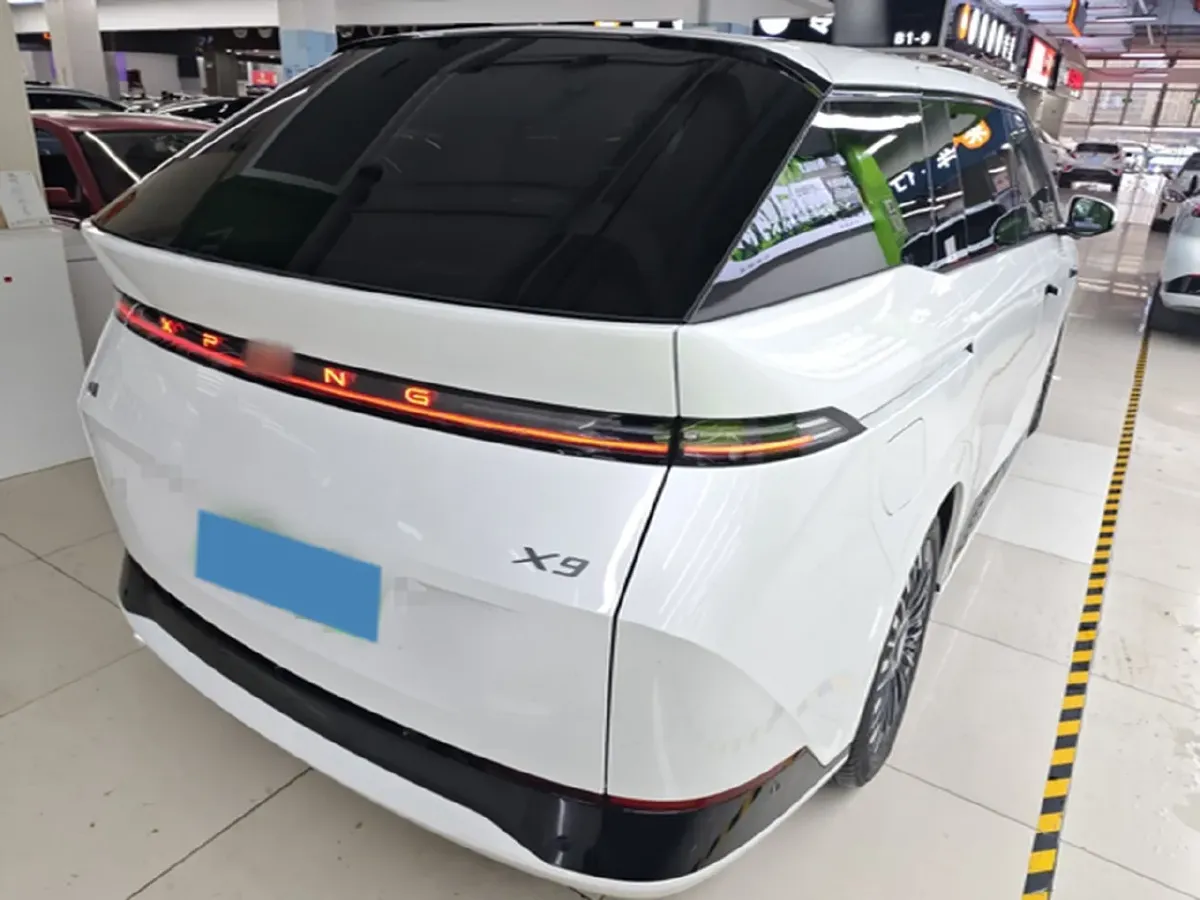 2025 Xpeng X9 BEV,autocango,china used car exporter,china ev exporter,chinese used car exporter,chinese used ev exporter