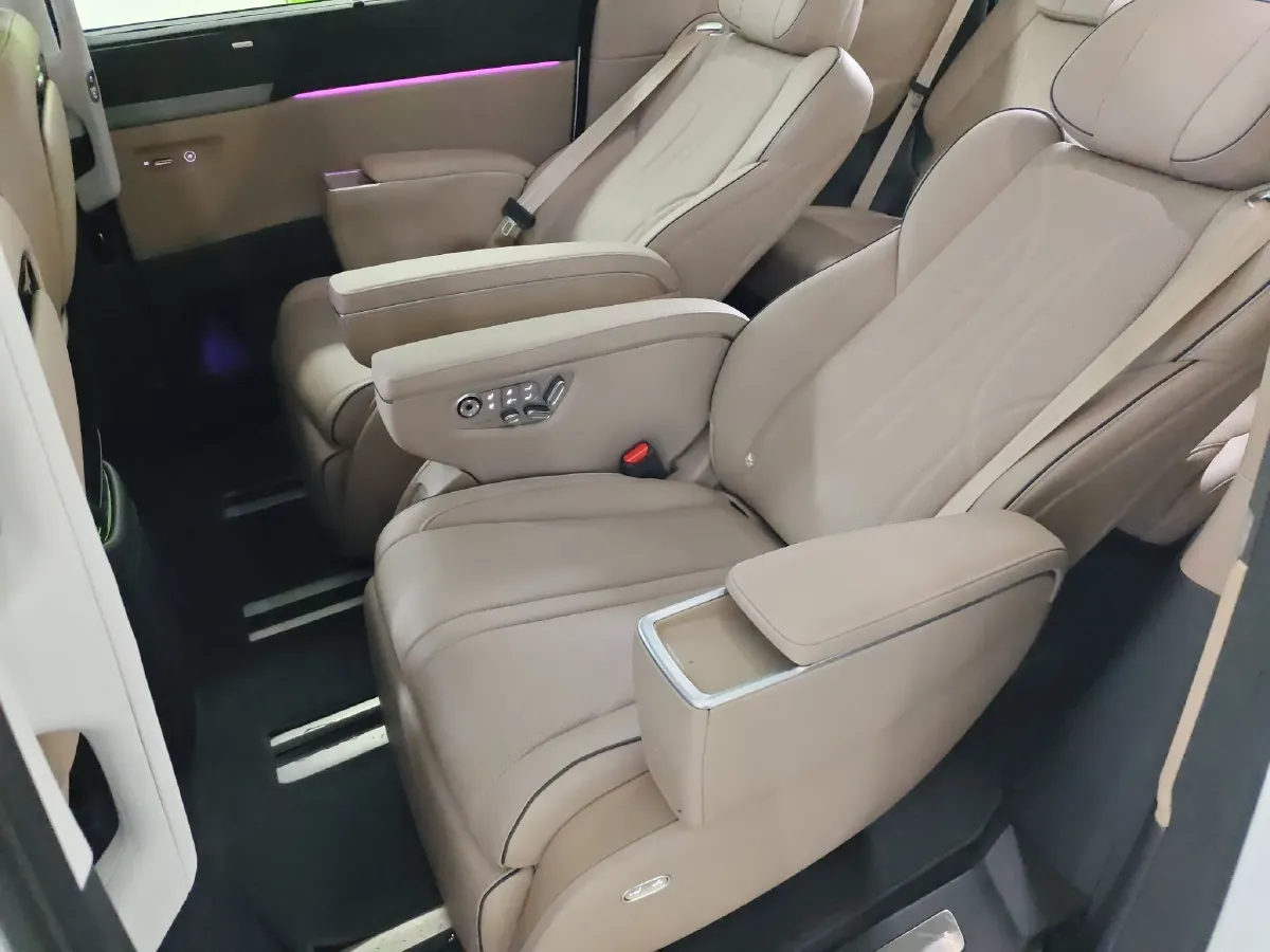 2025 Xpeng X9 BEV,autocango,china used car exporter,china ev exporter,chinese used car exporter,chinese used ev exporter