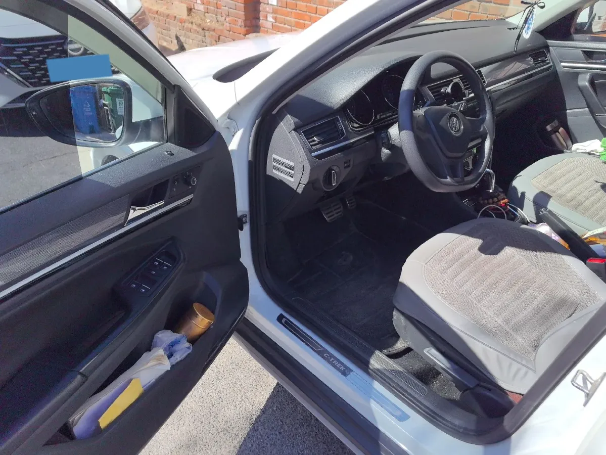 2017 Volkswagen C-Trek 1.4T 131HP L4 7DCT,autocango,china used car exporter,china ev exporter,chinese used car exporter,chinese used ev exporter