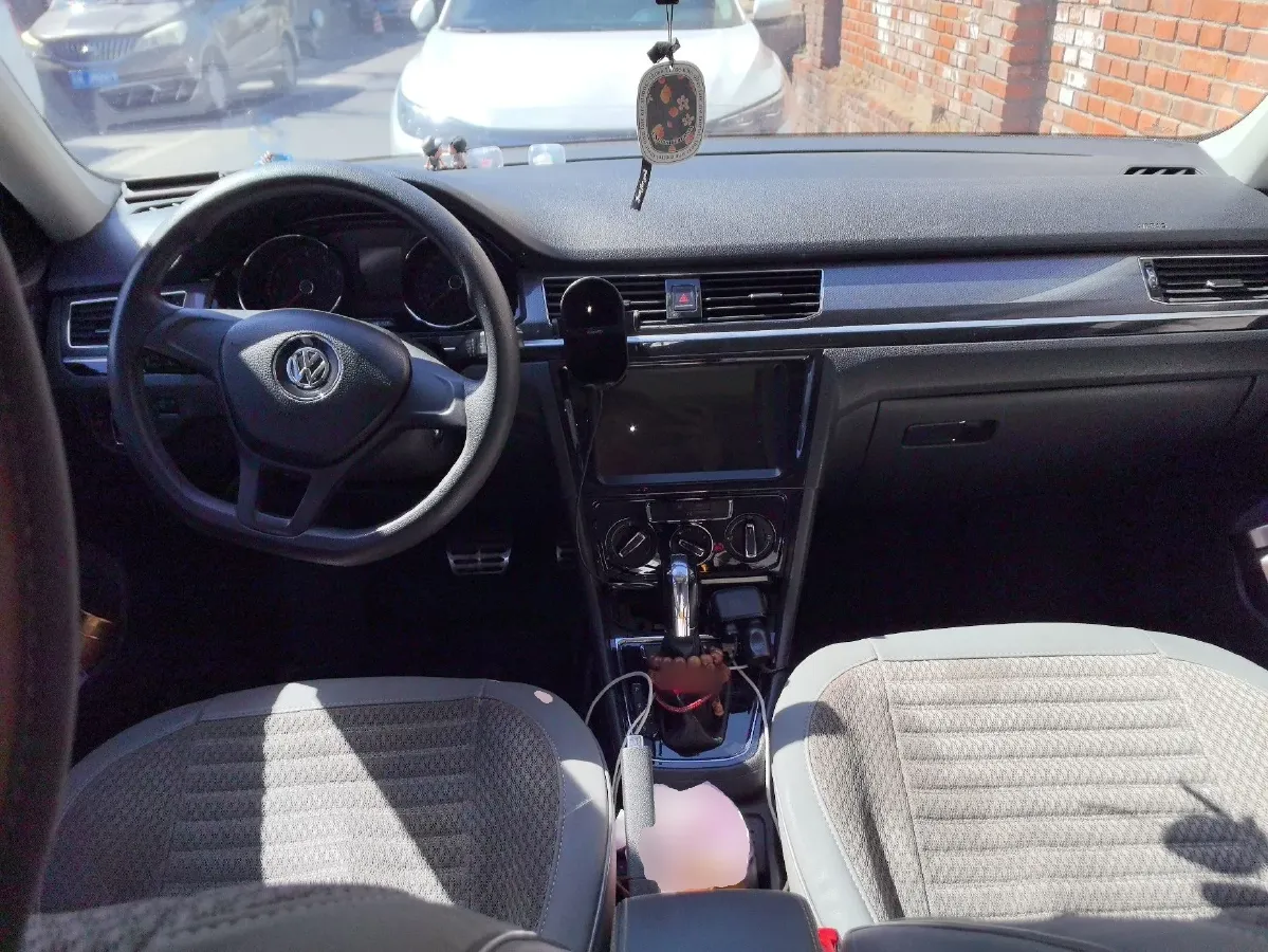 2017 Volkswagen C-Trek 1.4T 131HP L4 7DCT,autocango,china used car exporter,china ev exporter,chinese used car exporter,chinese used ev exporter