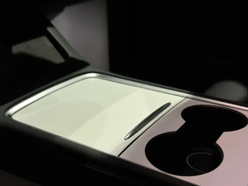 2024 Tesla Model Y BEV 60KWH,autocango,china used car exporter,china ev exporter,chinese used car exporter,chinese used ev exporter