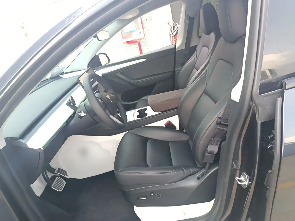 2024 Tesla Model Y BEV 60KWH,autocango,china used car exporter,china ev exporter,chinese used car exporter,chinese used ev exporter