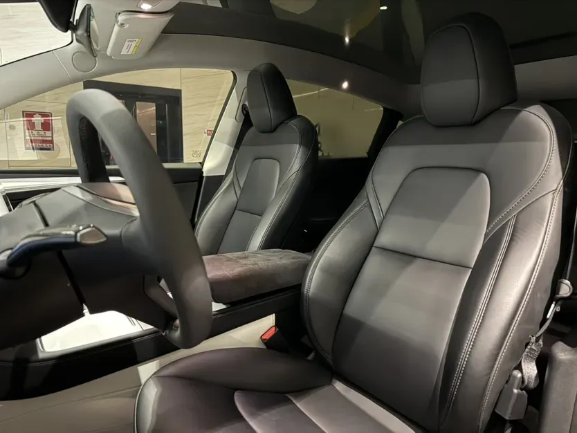 2024 Tesla Model Y BEV 60KWH,autocango,china used car exporter,china ev exporter,chinese used car exporter,chinese used ev exporter