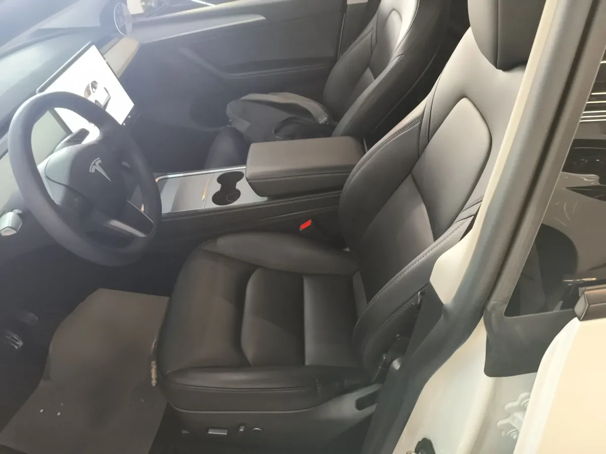 2024 Tesla Model Y BEV 60KWH,autocango,china used car exporter,china ev exporter,chinese used car exporter,chinese used ev exporter