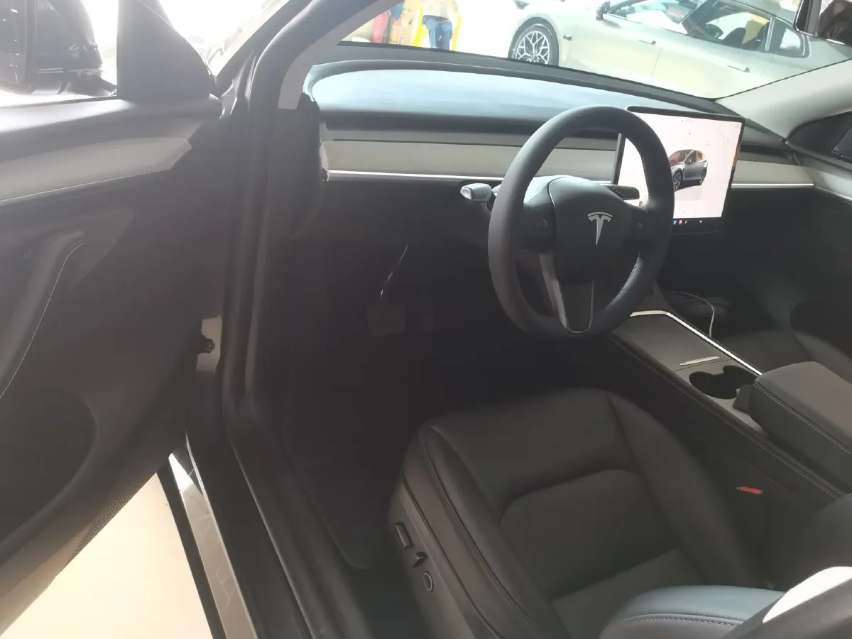 2024 Tesla Model Y BEV 60KWH,autocango,china used car exporter,china ev exporter,chinese used car exporter,chinese used ev exporter