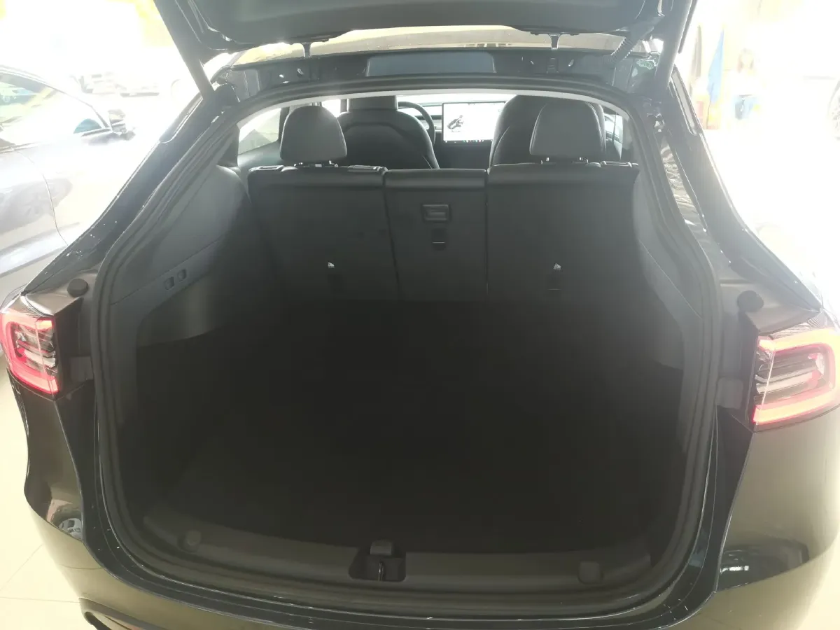 2024 Tesla Model Y BEV 60KWH,autocango,china used car exporter,china ev exporter,chinese used car exporter,chinese used ev exporter