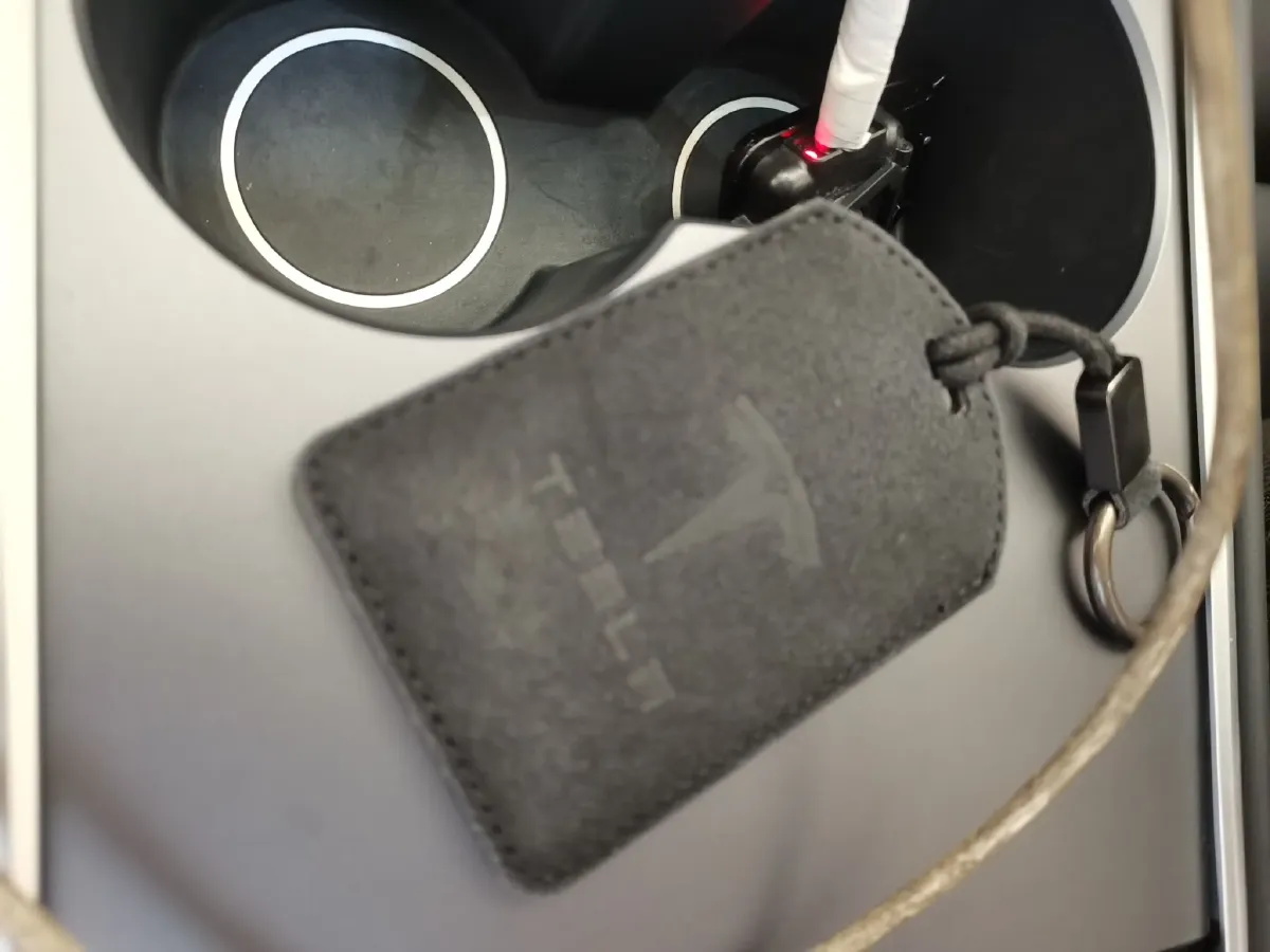 2024 Tesla Model Y BEV 60KWH,autocango,china used car exporter,china ev exporter,chinese used car exporter,chinese used ev exporter