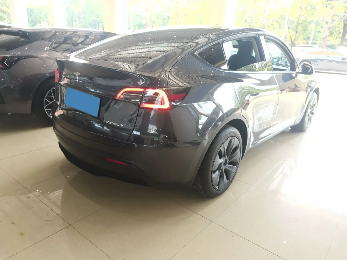 2024 Tesla Model Y BEV 60KWH,autocango,china used car exporter,china ev exporter,chinese used car exporter,chinese used ev exporter