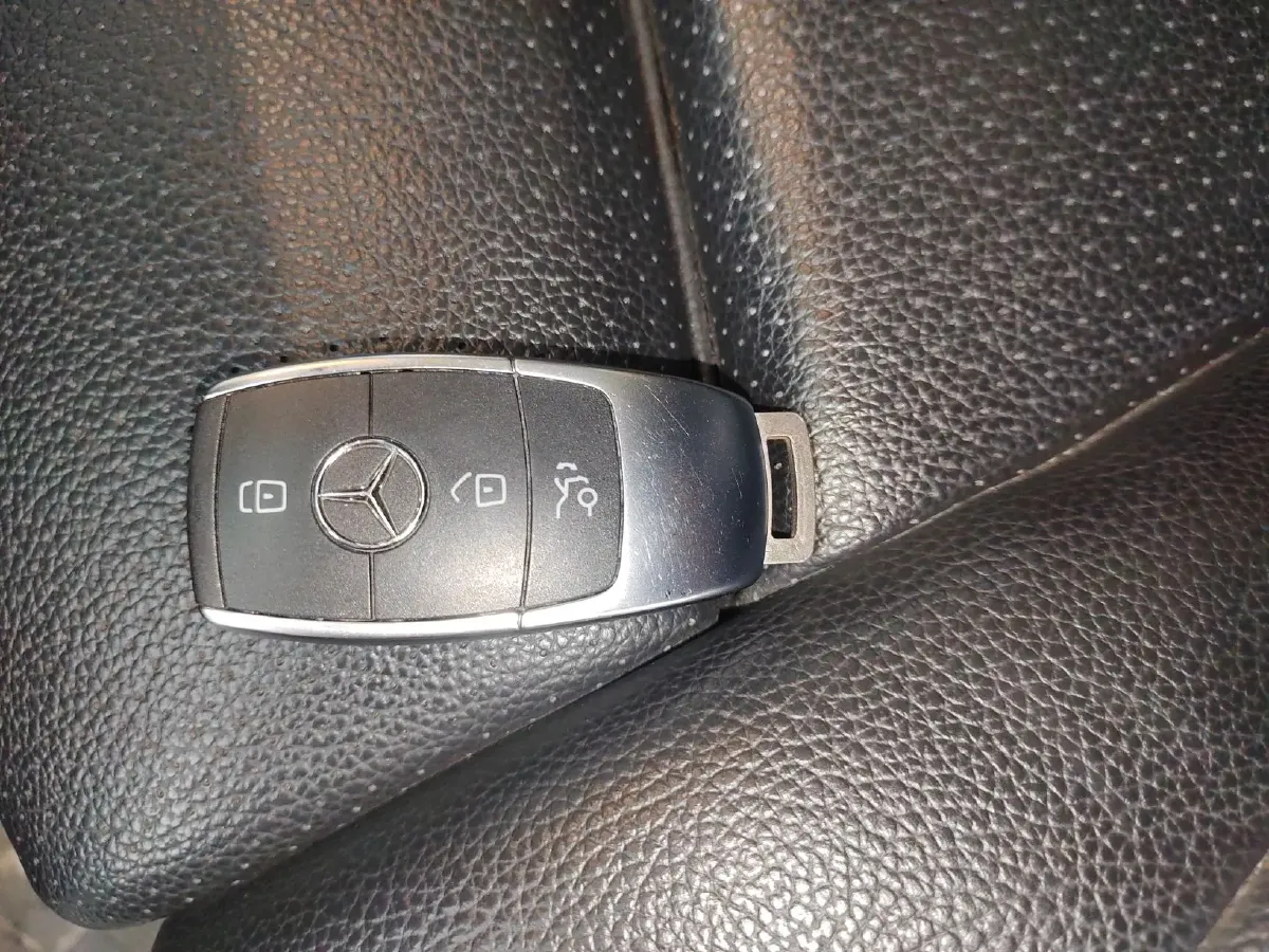 2021 Mercedes-Benz C Class 1.5T 184HP L4 9AT,autocango,china used car exporter,china ev exporter,chinese used car exporter,chinese used ev exporter