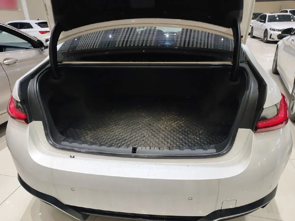 2022 BMW i3 BEV 70KWH,autocango,china used car exporter,china ev exporter,chinese used car exporter,chinese used ev exporter