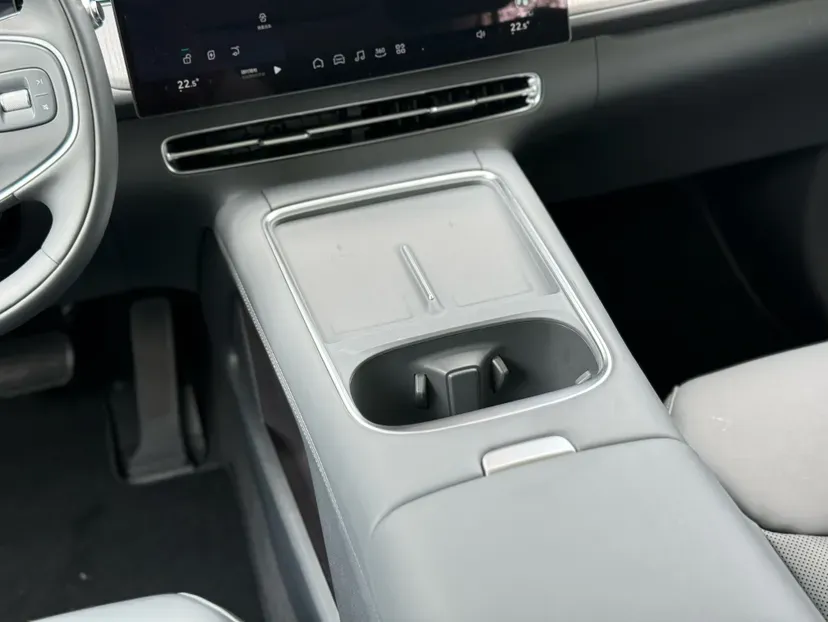 2025 Xpeng G6 BEV 68.5KWH,autocango,china used car exporter,china ev exporter,chinese used car exporter,chinese used ev exporter