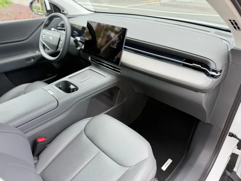 2025 Xpeng G6 BEV 68.5KWH,autocango,china used car exporter,china ev exporter,chinese used car exporter,chinese used ev exporter