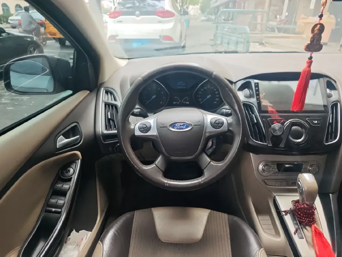 2012 Ford Focus 1.6L 125HP L4 6DCT,autocango,china used car exporter,china ev exporter,chinese used car exporter,chinese used ev exporter