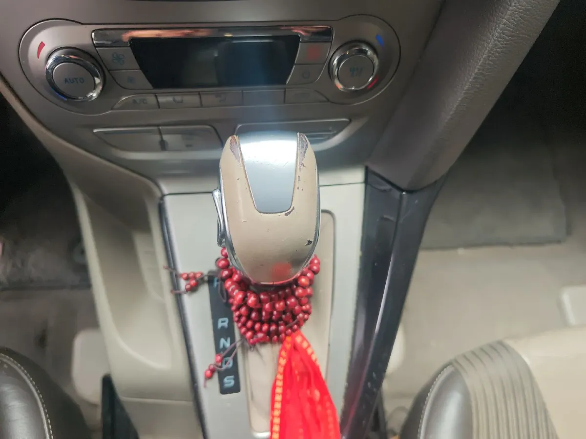 2012 Ford Focus 1.6L 125HP L4 6DCT,autocango,china used car exporter,china ev exporter,chinese used car exporter,chinese used ev exporter