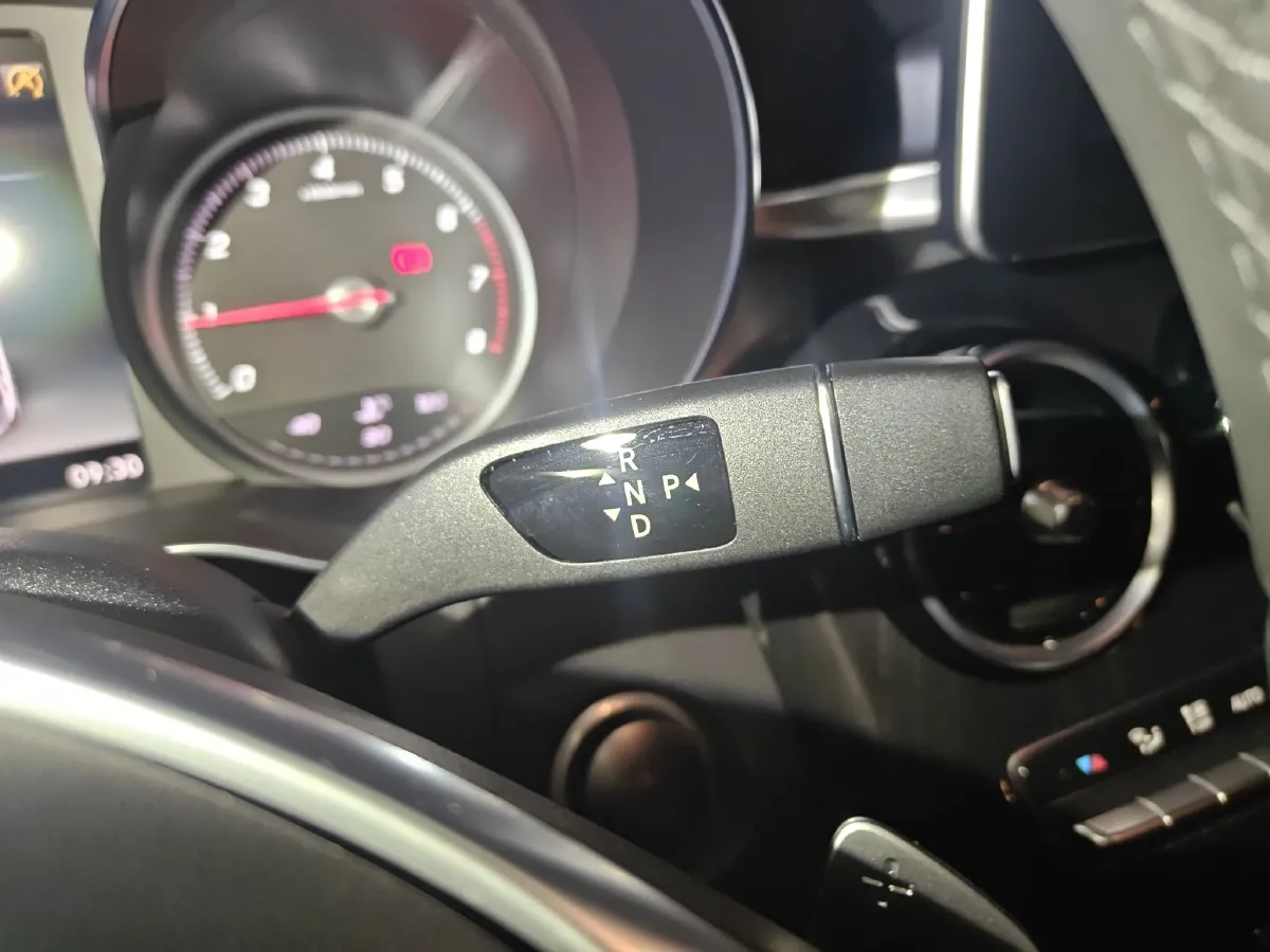 2018 Mercedes-Benz C Class 2.0T 184HP L4 9AT,autocango,china used car exporter,china ev exporter,chinese used car exporter,chinese used ev exporter