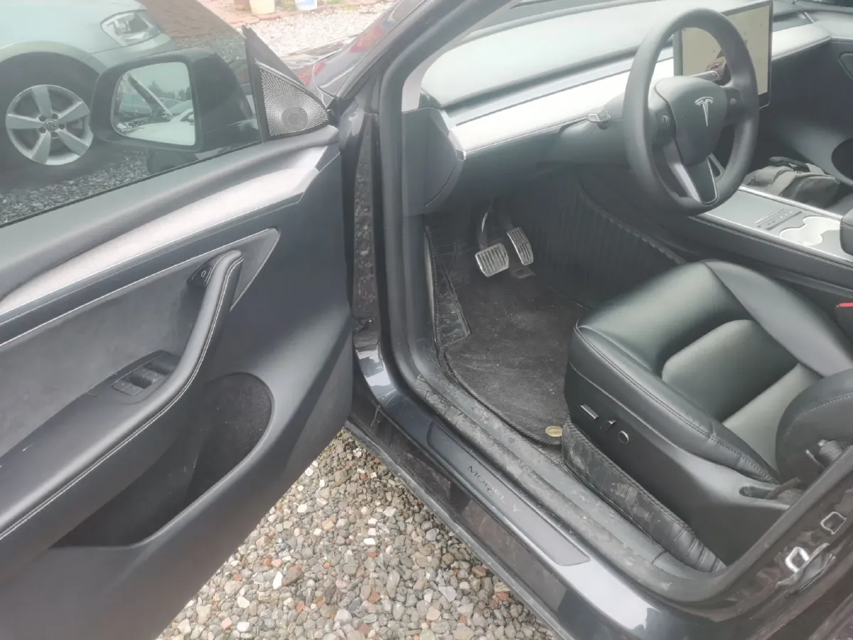 2024 Tesla Model Y BEV 60KWH,autocango,china used car exporter,china ev exporter,chinese used car exporter,chinese used ev exporter