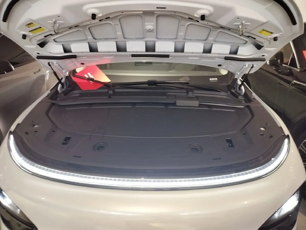 2025 Xpeng G6 BEV 68.5KWH,autocango,china used car exporter,china ev exporter,chinese used car exporter,chinese used ev exporter