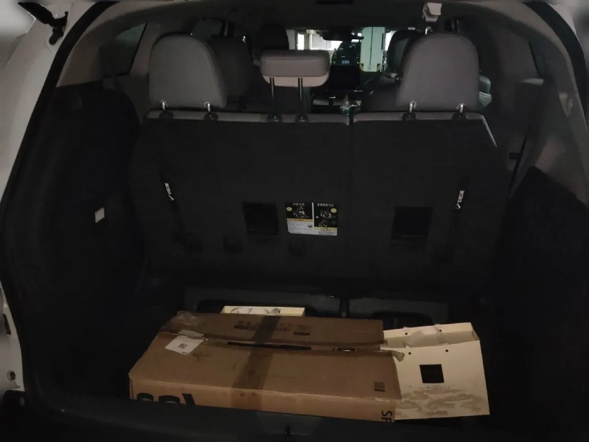 2023 Toyota Sienna 2.5L 189HP L4 E-CVT Hybrid,autocango,china used car exporter,china ev exporter,chinese used car exporter,chinese used ev exporter