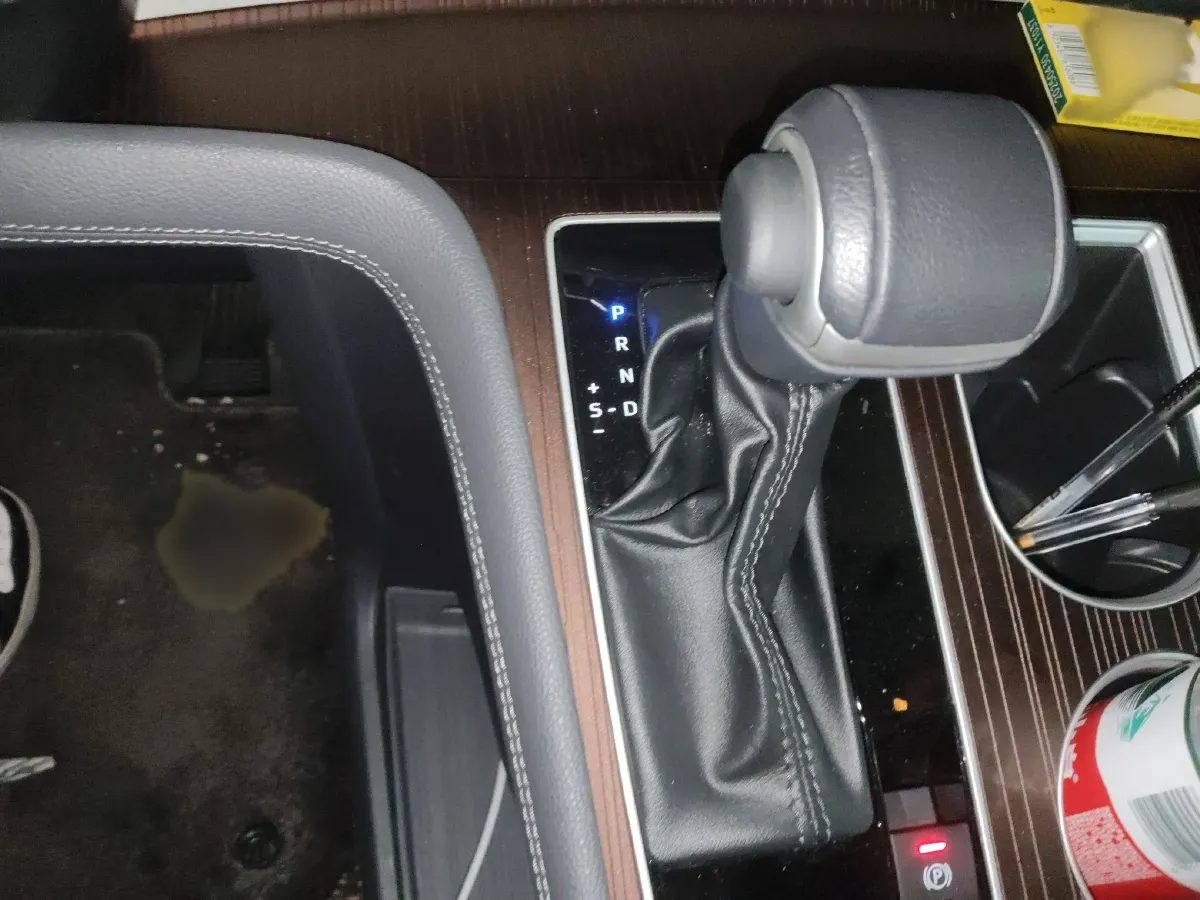 2023 Toyota Sienna 2.5L 189HP L4 E-CVT Hybrid,autocango,china used car exporter,china ev exporter,chinese used car exporter,chinese used ev exporter