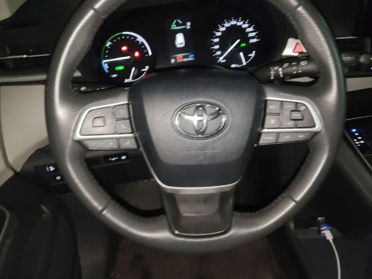 2023 Toyota Sienna 2.5L 189HP L4 E-CVT Hybrid,autocango,china used car exporter,china ev exporter,chinese used car exporter,chinese used ev exporter