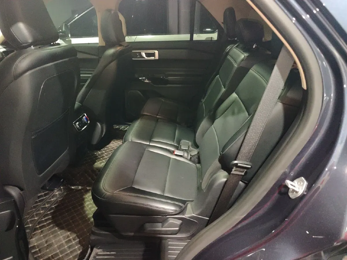 2020 Ford Explorer 2.3T 276HP L4 10AT,autocango,china used car exporter,china ev exporter,chinese used car exporter,chinese used ev exporter