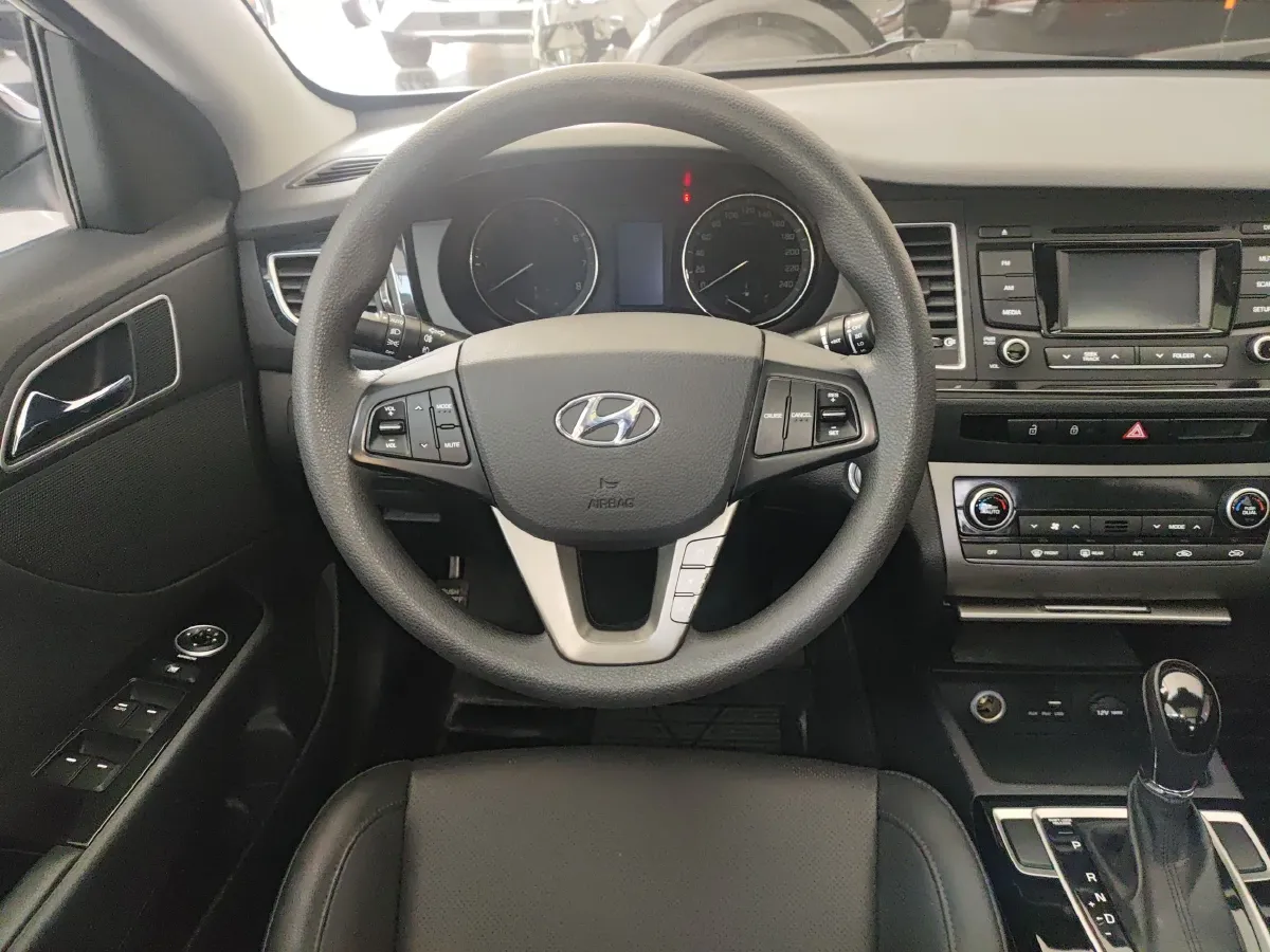 2014 Hyundai Mistra 1.8L 143HP L4 6AT,autocango,china used car exporter,china ev exporter,chinese used car exporter,chinese used ev exporter