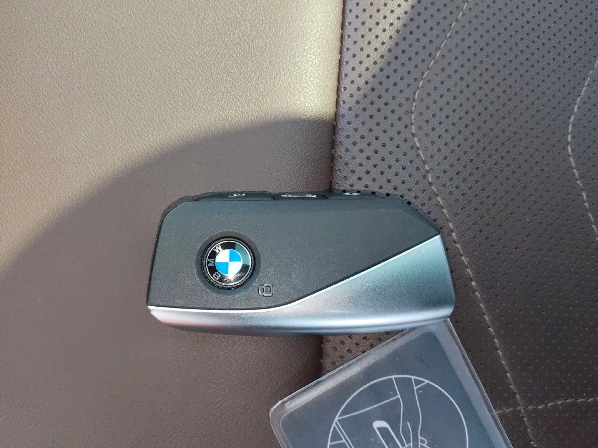 2023 BMW iX1 BEV 66.45KWH,autocango,china used car exporter,china ev exporter,chinese used car exporter,chinese used ev exporter