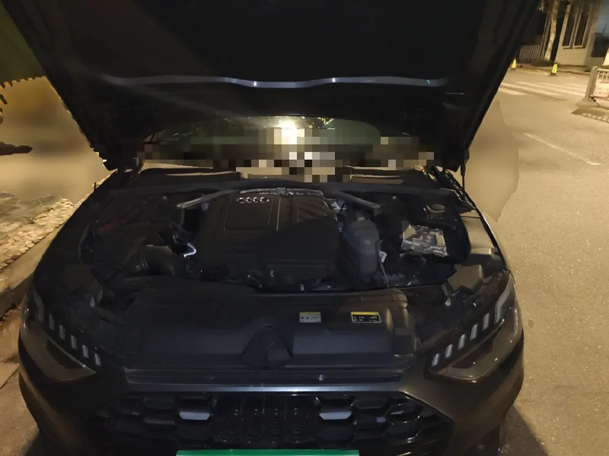 2023 Audi A4L 2.0T 245HP L4 7DCT,autocango,china used car exporter,china ev exporter,chinese used car exporter,chinese used ev exporter