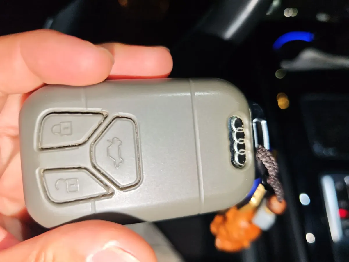 2023 Audi A4L 2.0T 245HP L4 7DCT,autocango,china used car exporter,china ev exporter,chinese used car exporter,chinese used ev exporter