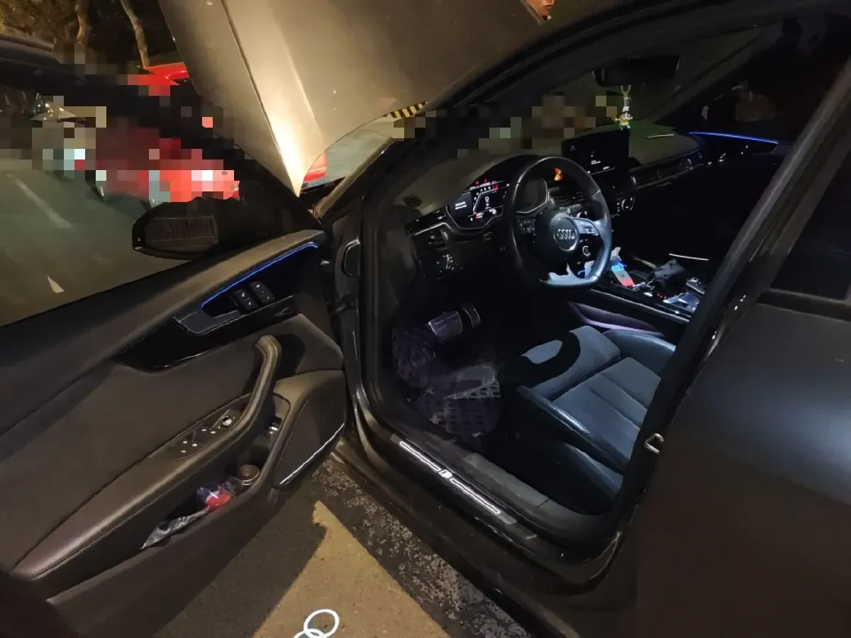 2023 Audi A4L 2.0T 245HP L4 7DCT,autocango,china used car exporter,china ev exporter,chinese used car exporter,chinese used ev exporter