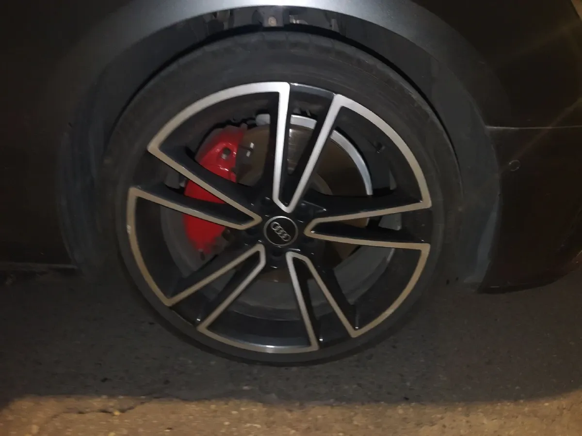 2023 Audi A4L 2.0T 245HP L4 7DCT,autocango,china used car exporter,china ev exporter,chinese used car exporter,chinese used ev exporter