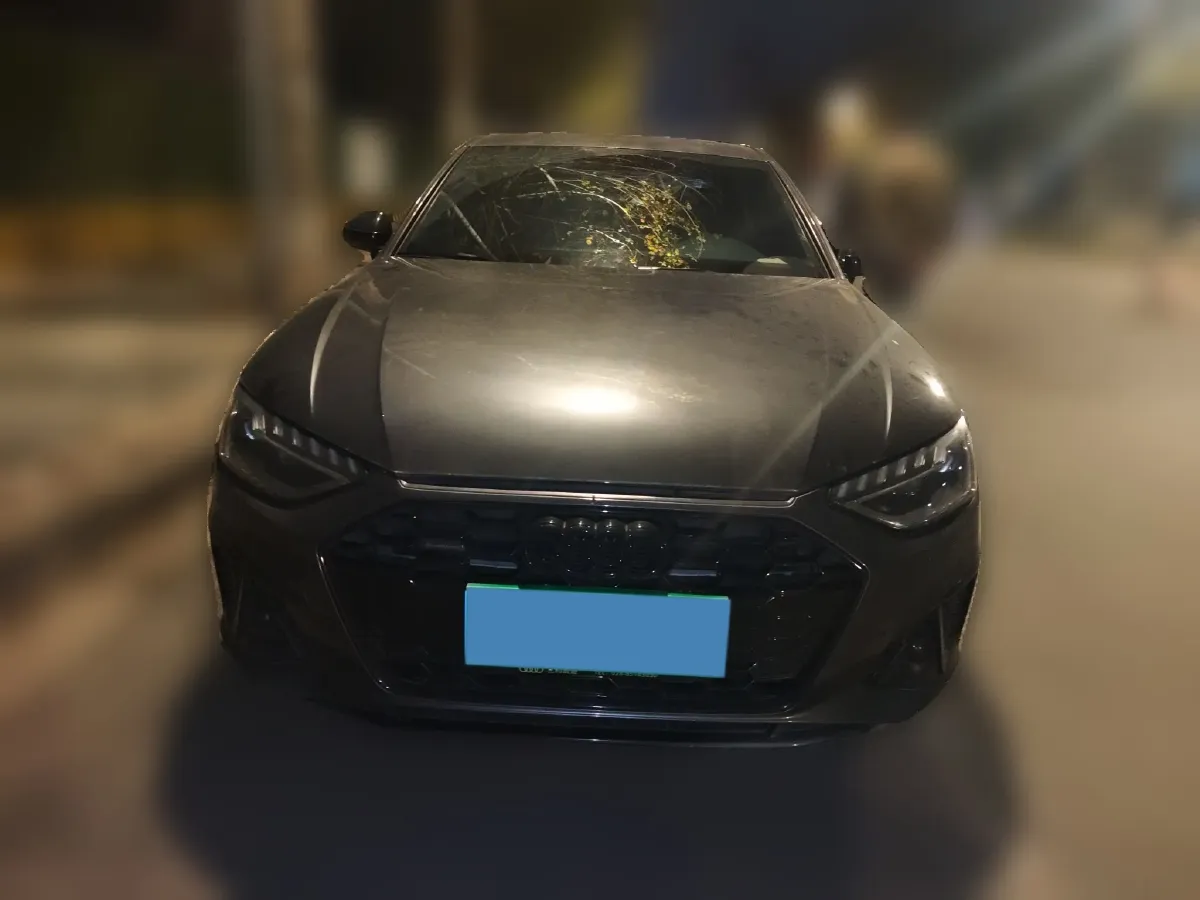 2023 Audi A4L 2.0T 245HP L4 7DCT,autocango,china used car exporter,china ev exporter,chinese used car exporter,chinese used ev exporter