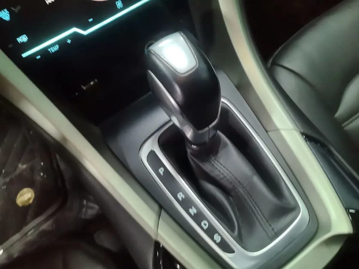 2013 Ford Mondeo 2.0T 203HP L4 6AT,autocango,china used car exporter,china ev exporter,chinese used car exporter,chinese used ev exporter