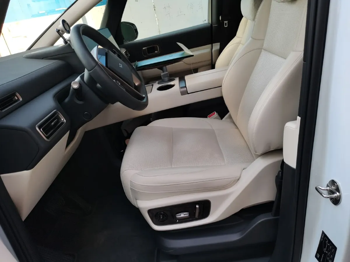 2025 Li MEGA BEV,autocango,china used car exporter,china ev exporter,chinese used car exporter,chinese used ev exporter