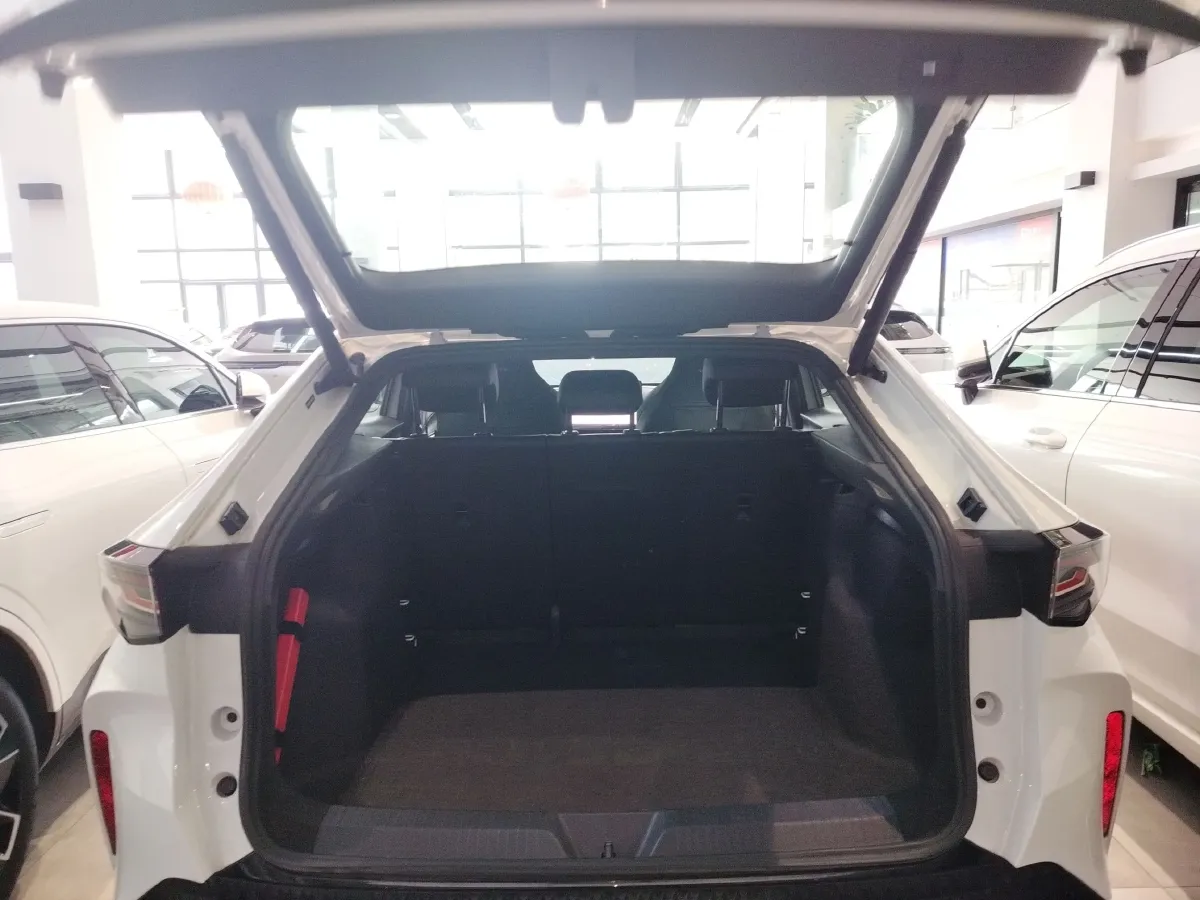 2024 Volkswagen ID.UNYX 06 BEV 82.4KWH,autocango,china used car exporter,china ev exporter,chinese used car exporter,chinese used ev exporter