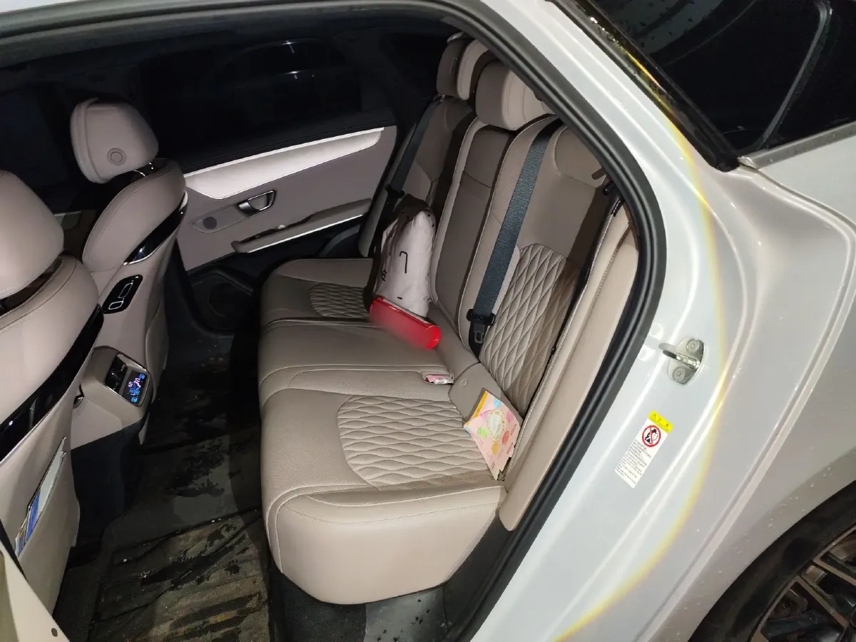 2025 BYD Han BEV 72KWH,autocango,china used car exporter,china ev exporter,chinese used car exporter,chinese used ev exporter