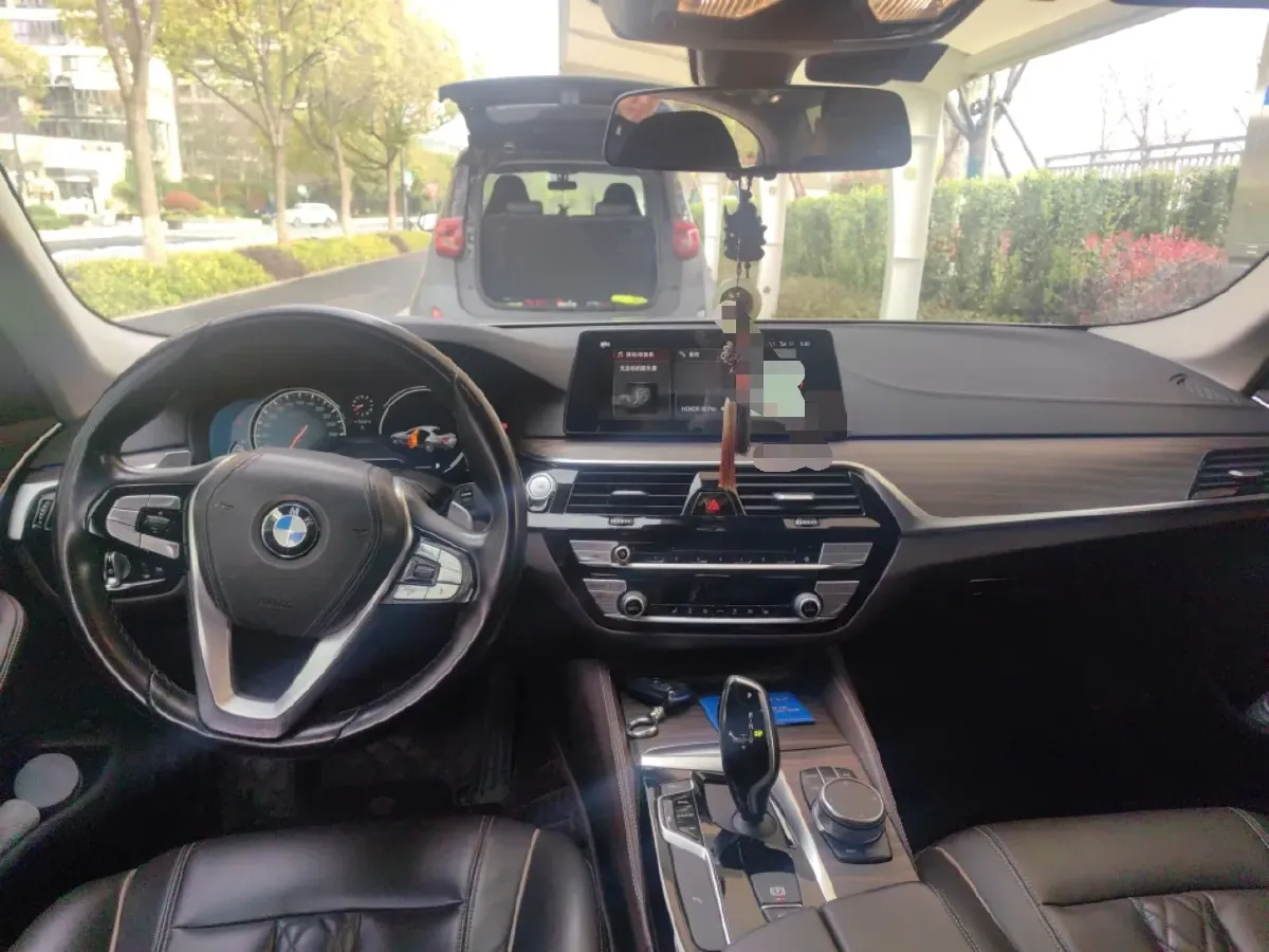 2018 BMW 5 Series 2.0T 252HP L4 8AT,autocango,china used car exporter,china ev exporter,chinese used car exporter,chinese used ev exporter