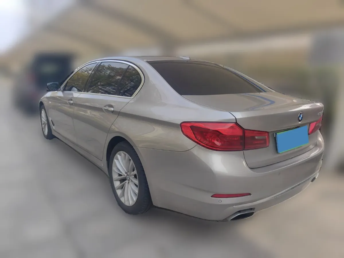 2018 BMW 5 Series 2.0T 252HP L4 8AT,autocango,china used car exporter,china ev exporter,chinese used car exporter,chinese used ev exporter