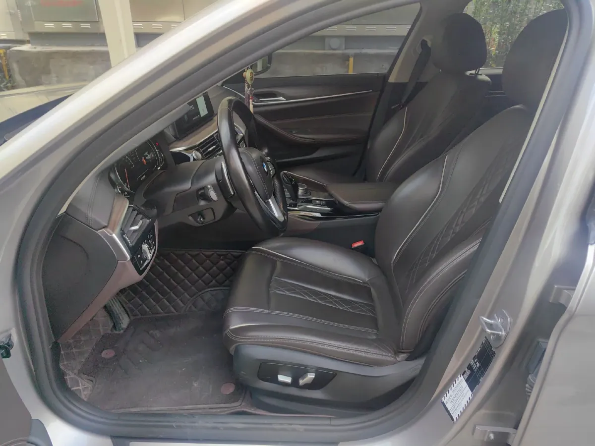 2018 BMW 5 Series 2.0T 252HP L4 8AT,autocango,china used car exporter,china ev exporter,chinese used car exporter,chinese used ev exporter