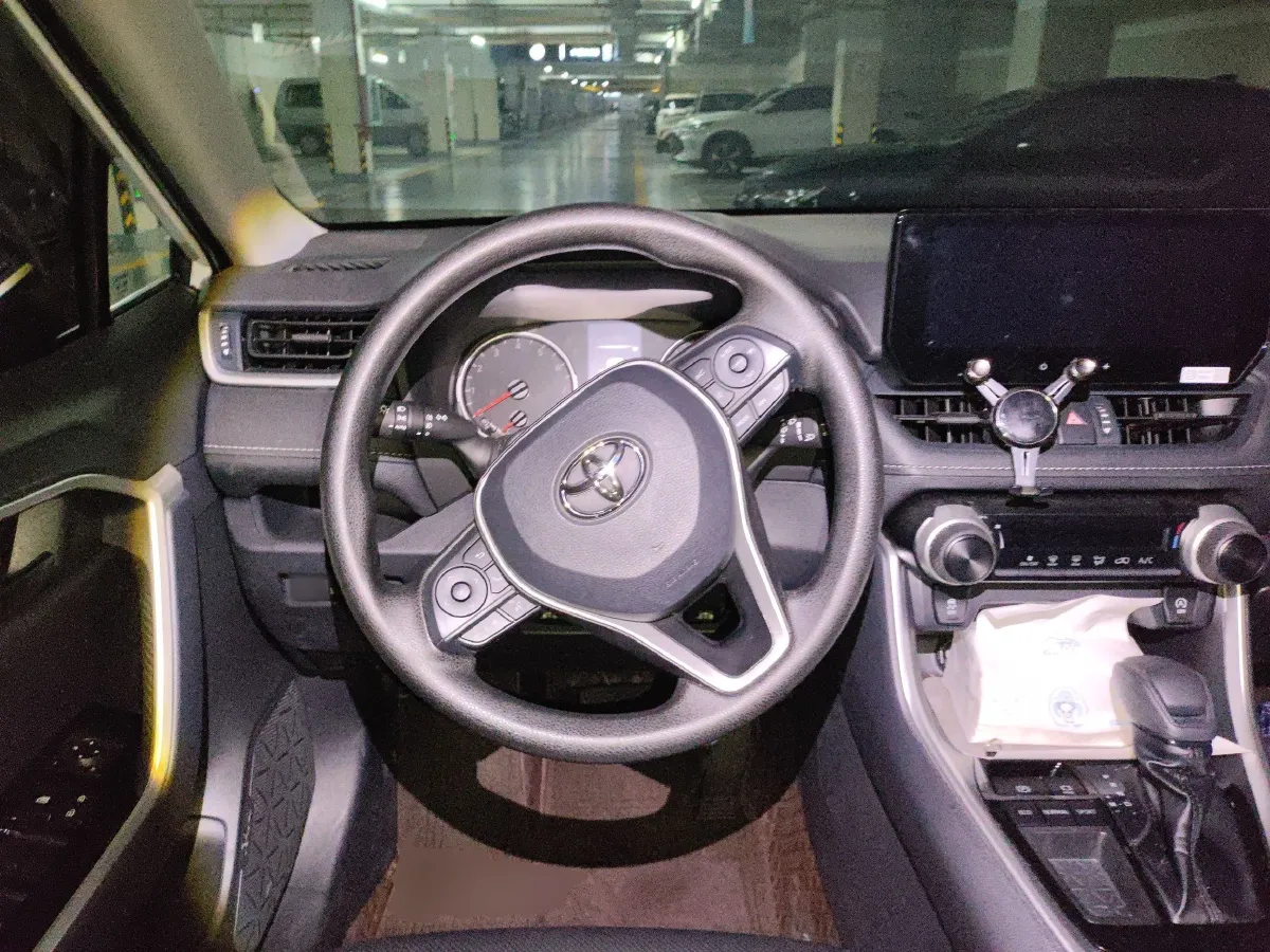 2024 Toyota Corolla Cross 2.0L 152HP L4 E-CVT Hybrid,autocango,china used car exporter,china ev exporter,chinese used car exporter,chinese used ev exporter