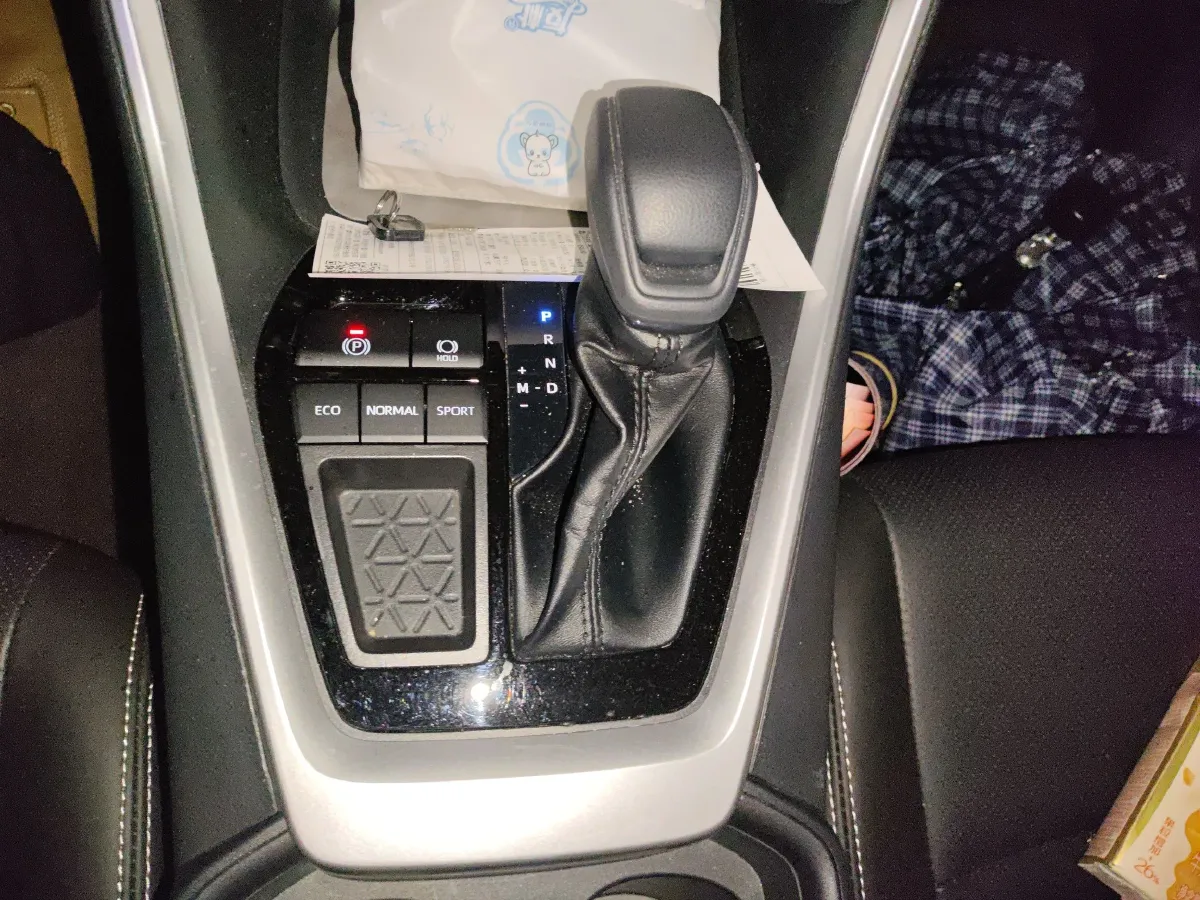 2024 Toyota Corolla Cross 2.0L 152HP L4 E-CVT Hybrid,autocango,china used car exporter,china ev exporter,chinese used car exporter,chinese used ev exporter