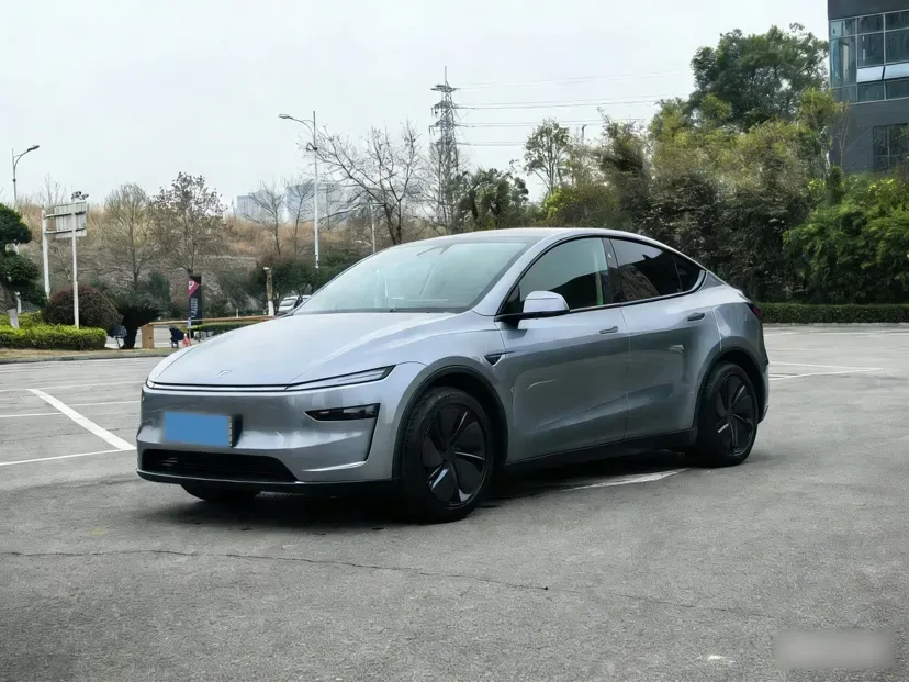 2025 Tesla Model Y BEV 62.5KWH,autocango,china used car exporter,china ev exporter,chinese used car exporter,chinese used ev exporter