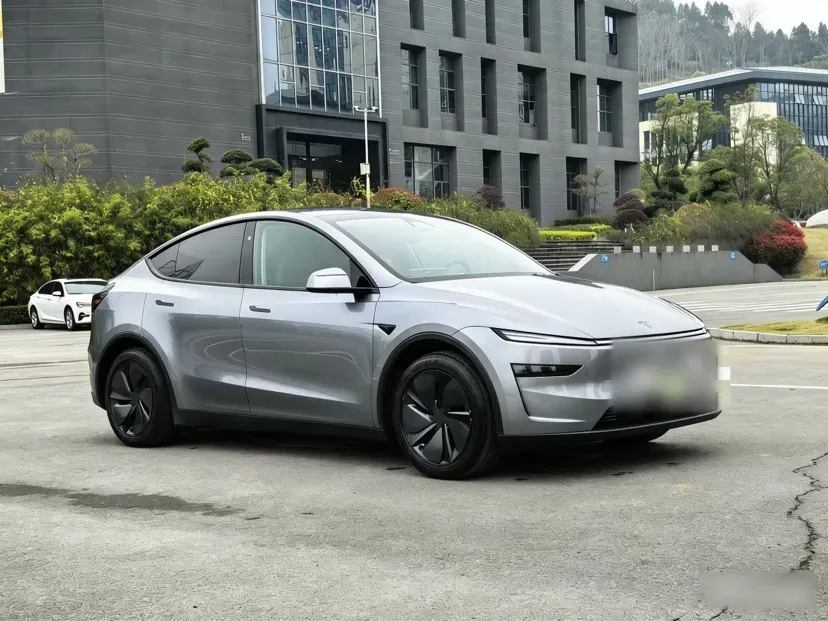 2025 Tesla Model Y BEV 62.5KWH,autocango,china used car exporter,china ev exporter,chinese used car exporter,chinese used ev exporter