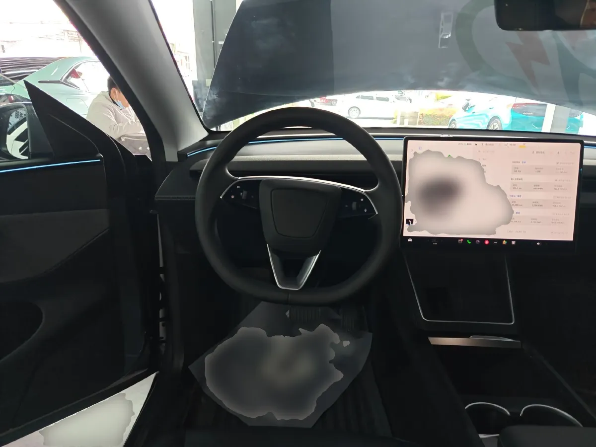 2025 Tesla Model Y BEV 62.5KWH,autocango,china used car exporter,china ev exporter,chinese used car exporter,chinese used ev exporter