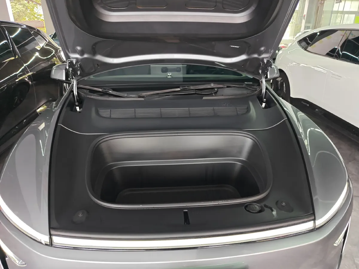 2025 Tesla Model Y BEV 62.5KWH,autocango,china used car exporter,china ev exporter,chinese used car exporter,chinese used ev exporter