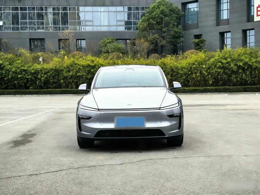 2025 Tesla Model Y BEV 62.5KWH,autocango,china used car exporter,china ev exporter,chinese used car exporter,chinese used ev exporter